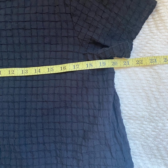 Eileen Fisher organic cotton textured black short sleeve blouse Size M - Picture 7 of 8